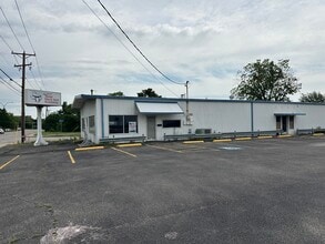 425 N Cooper St, Arlington, TX for lease Building Photo- Image 1 of 4