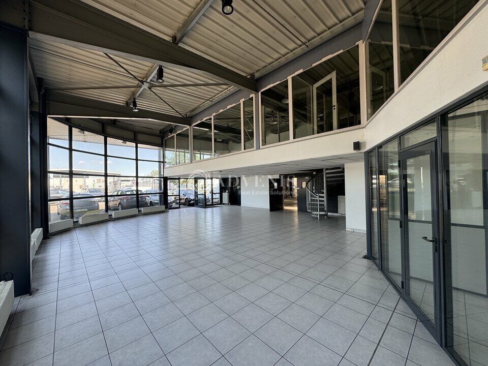 Flex in Ostwald for lease Interior Photo- Image 1 of 5