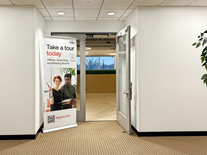 1500 McConnor Pky, Schaumburg, IL à louer - Photo intérieure - Image 3 de 10