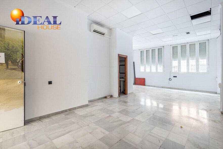 Retail in Granada, Granada for sale - Interior Photo - Image 3 of 18