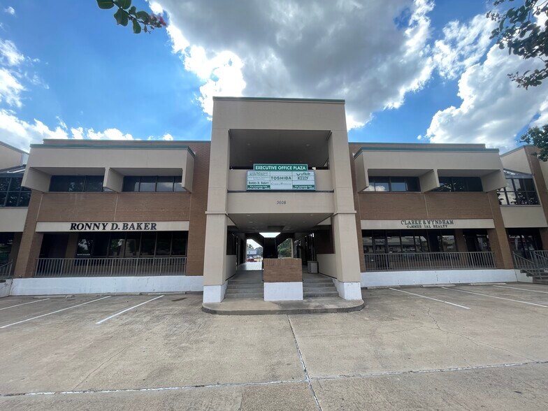 3608 E 29th St, Bryan, TX à louer - Photo du bâtiment - Image 2 de 7