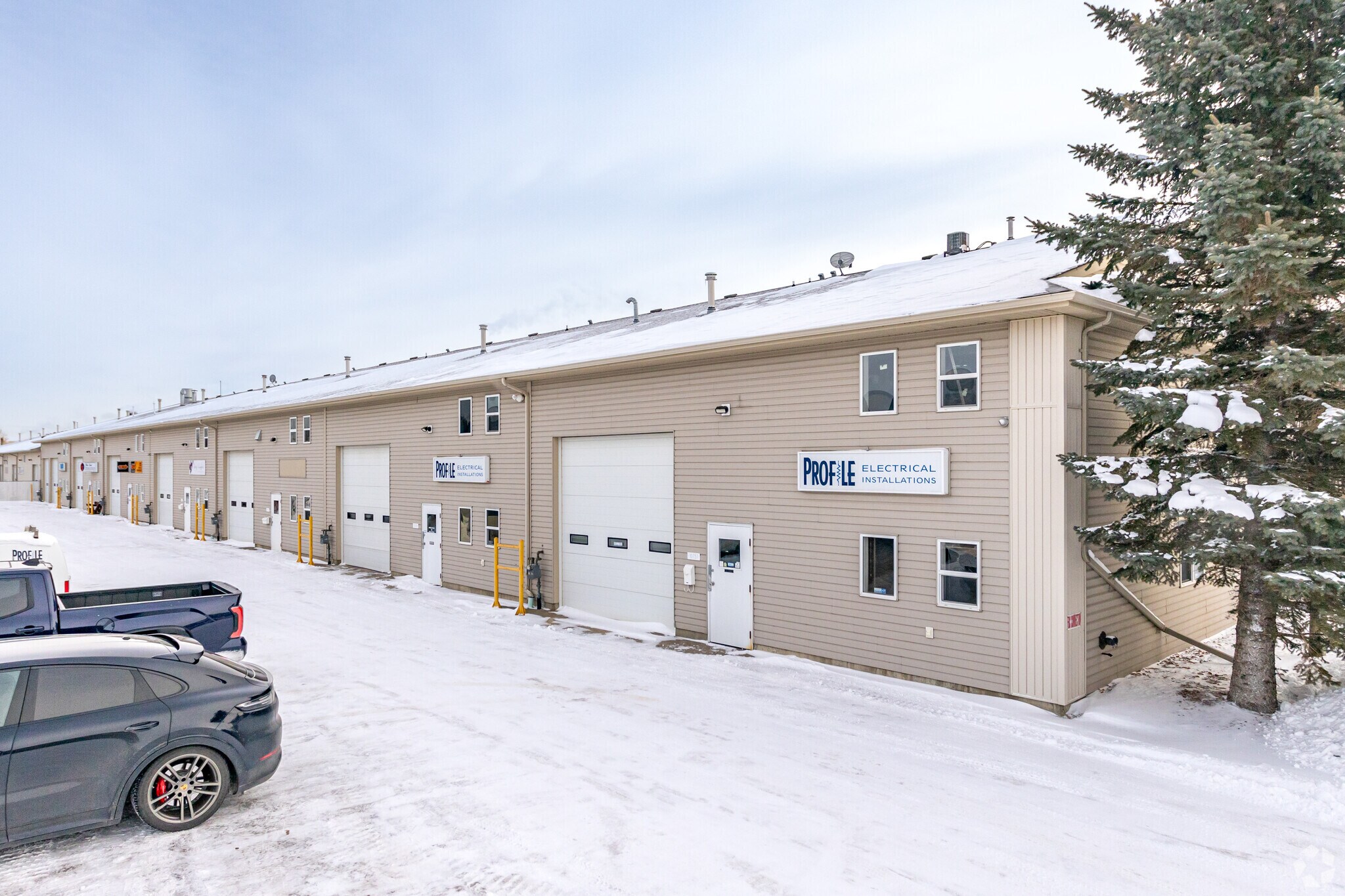 10723-10751 181 St NW, Edmonton, AB for sale Primary Photo- Image 1 of 17