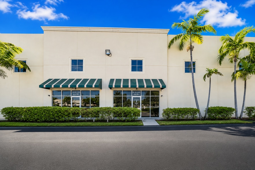 1071 NW 31st Ave, Pompano Beach, FL à vendre - Photo du bâtiment - Image 2 de 14