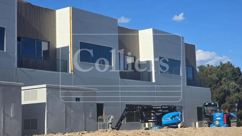 Flex in Marignane for sale Building Photo- Image 1 of 15