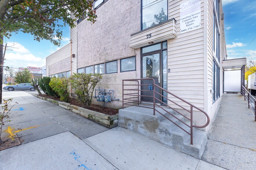 75A New Brunswick Ave, Perth Amboy, NJ à louer - Photo du bâtiment - Image 2 de 34
