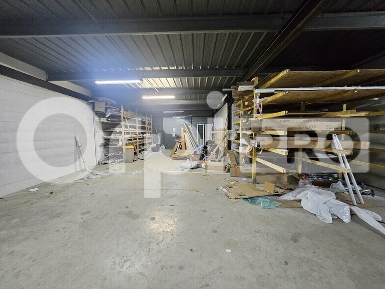 Industrial in Cormontreuil for lease - Interior Photo - Image 2 of 8