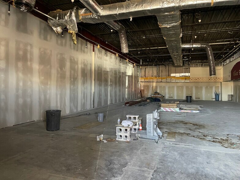 115 6th Ave, Huntington, WV à louer - Photo du bâtiment - Image 3 de 6