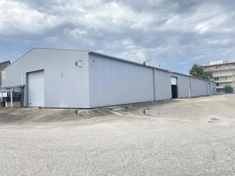Industrial in Vénissieux for lease Building Photo- Image 1 of 10
