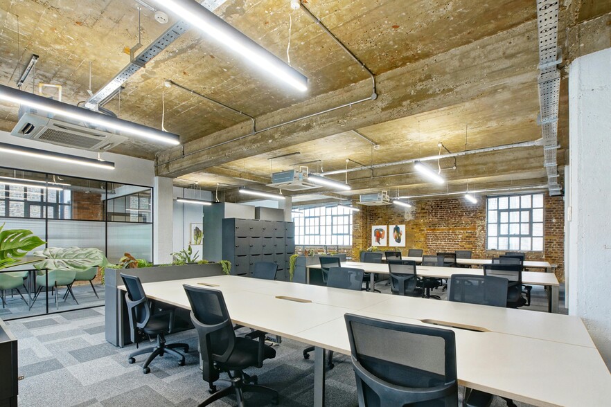 64 Essex Rd, London for lease - Interior Photo - Image 2 of 24