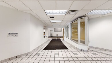 940 Babbitt Rd, Euclid, OH à louer Numérisation 3D de Matterport- Image 1 de 16
