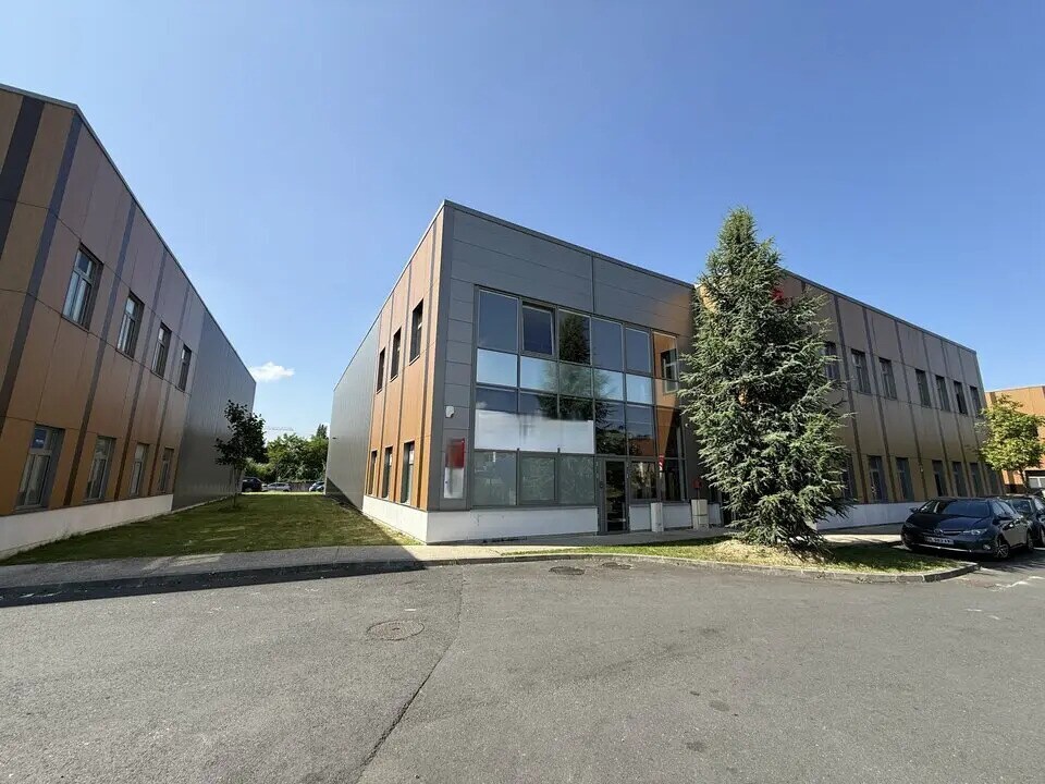 Flex in Pierrefitte-sur-Seine for lease Building Photo- Image 1 of 10