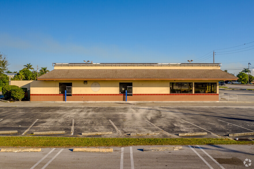 860 S Main St, Belle Glade, FL for lease - Building Photo - Image 2 of 5