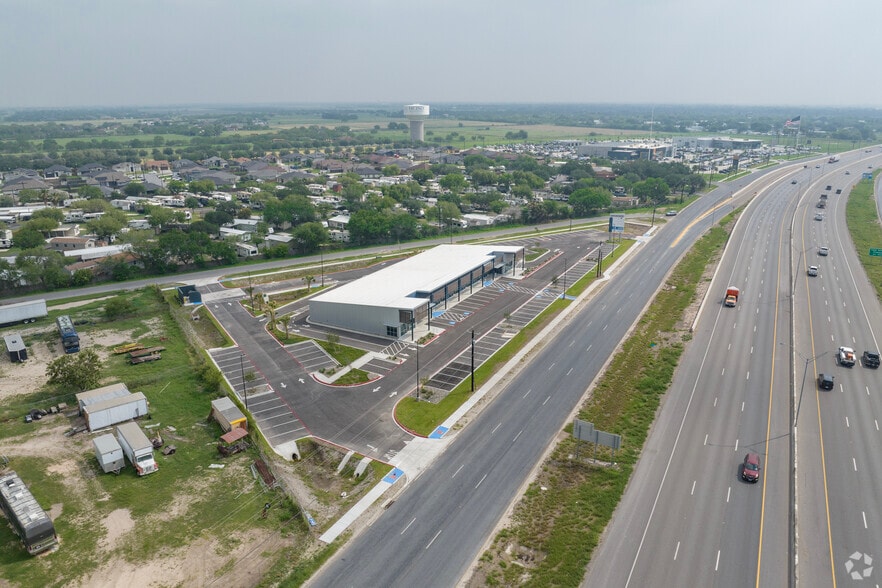 8822 W Expressway 83, Harlingen, TX à louer - Aérien - Image 3 de 6