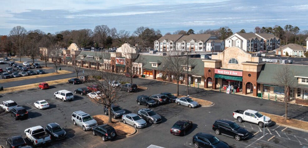 3400-3500 Wilkinson Blvd, Charlotte, NC à louer - Photo du bâtiment - Image 3 de 6