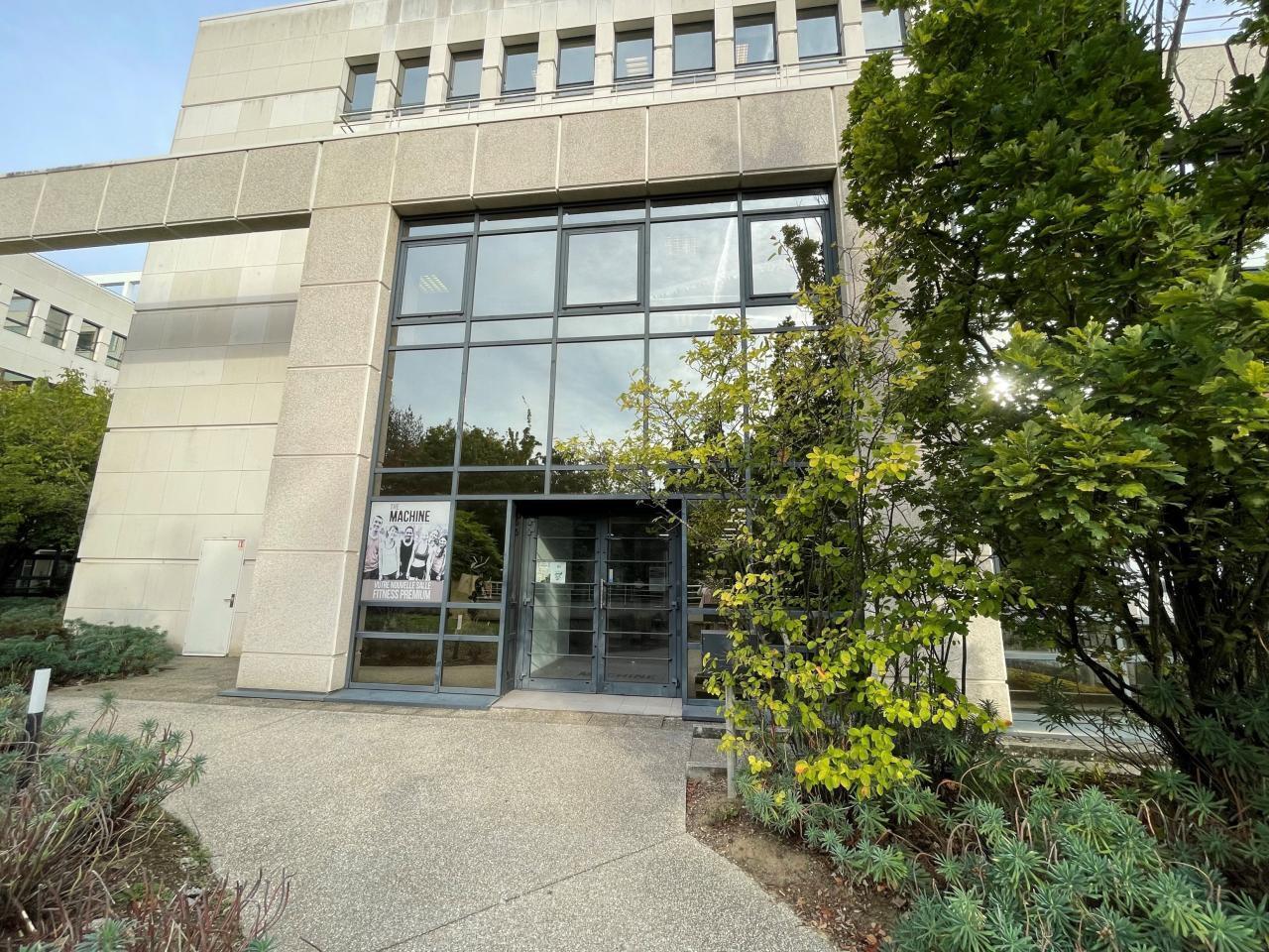 Office in Guyancourt for lease Building Photo- Image 1 of 4