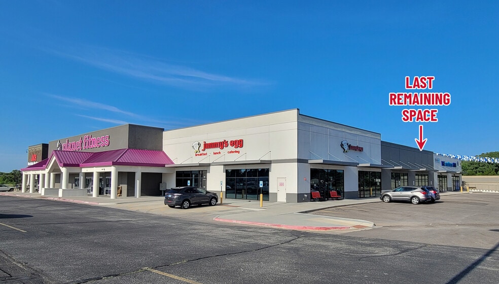 317 N Rock Rd, Derby, KS à louer - Photo du bâtiment - Image 2 de 4