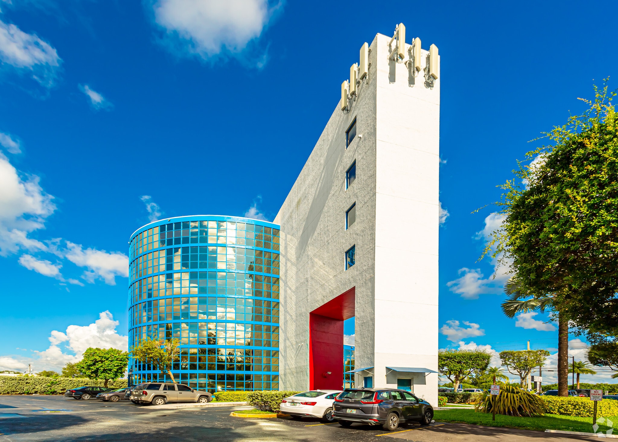 9600 NW 25th St, Miami, FL for lease Building Photo- Image 1 of 6