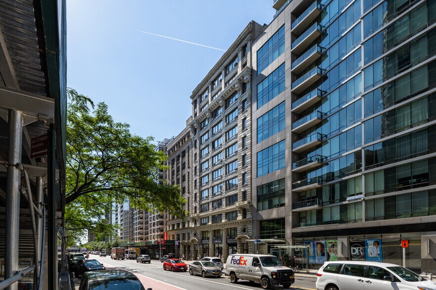 310-312 E 23rd St, New York, NY à louer - Photo du bâtiment - Image 2 de 3