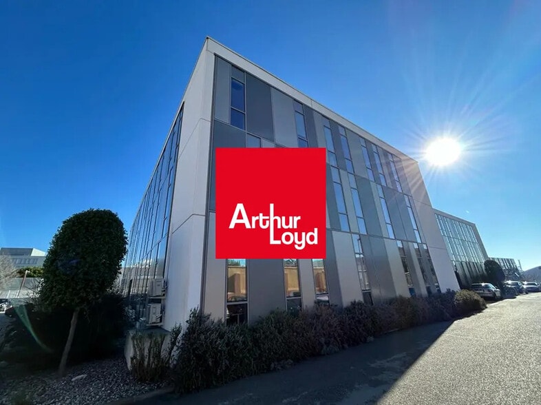 Rue Pascal Xavier Coste, Marseille for lease - Building Photo - Image 1 of 9