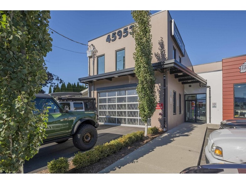 45949 Rowat Av, Chilliwack, BC for sale - Building Photo - Image 3 of 34