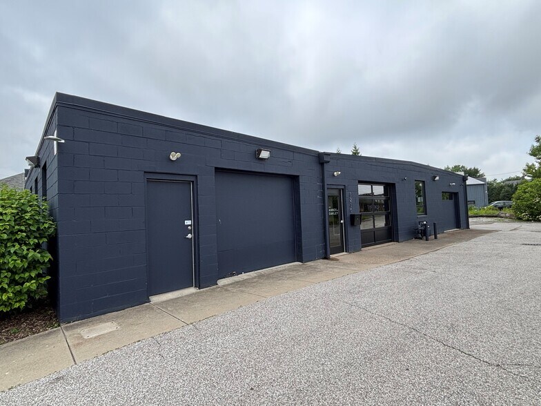 3235 Enyart Ave, Cincinnati, OH for lease - Building Photo - Image 1 of 3