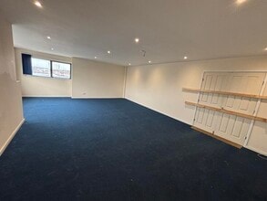 Hazel Rd, Southampton for lease Interior Photo- Image 1 of 6