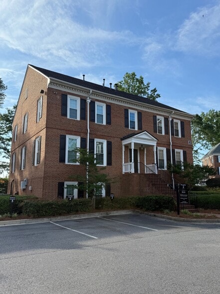 8325 Dunwoody Pl, Atlanta, GA for sale - Building Photo - Image 2 of 5