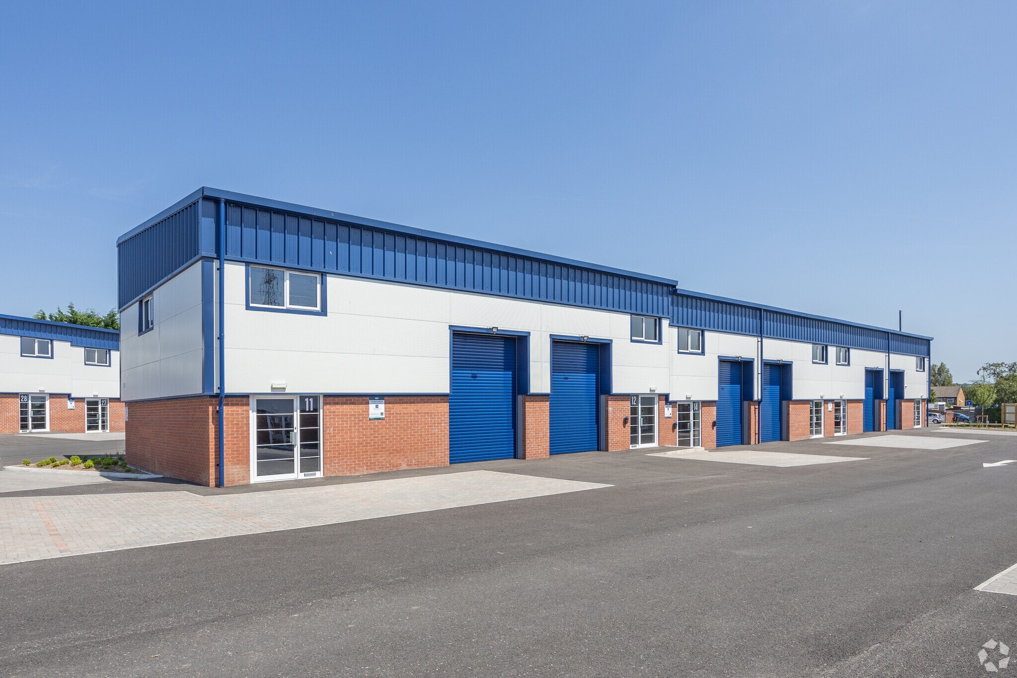 198-202 Broomhill Rd, Bristol for lease Primary Photo- Image 1 of 10