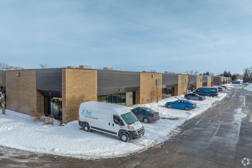 1301 Corporate Center Dr, Eagan, MN for lease - Building Photo - Image 1 of 7