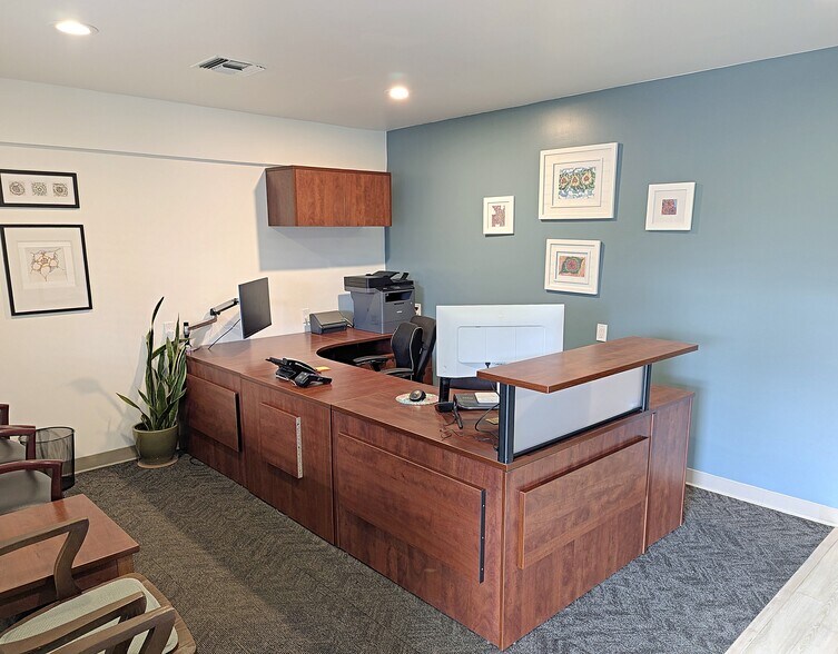 465 March Ave, Healdsburg, CA à louer - Photo du bâtiment - Image 3 de 17