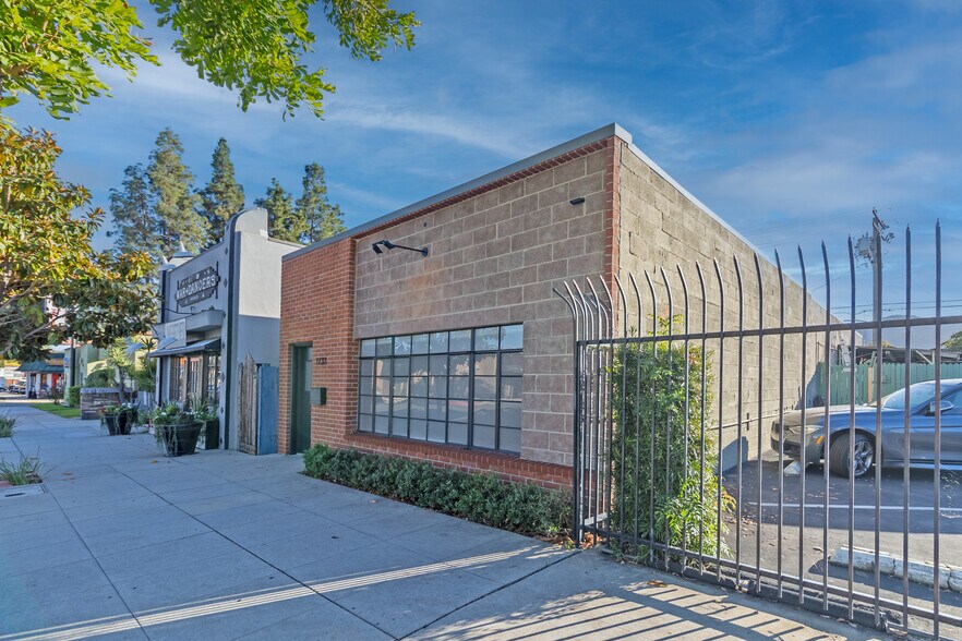1732 Victory Blvd, Glendale, CA à louer - Photo du bâtiment - Image 3 de 20