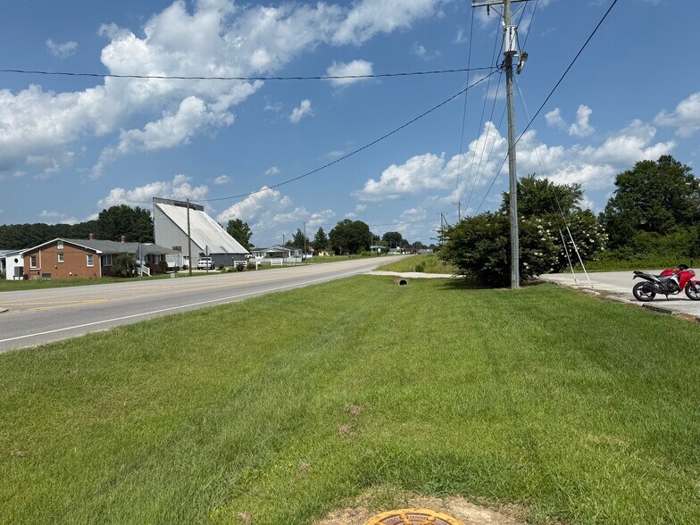 1985 W Main St, Williamston, NC à vendre - Photo du bâtiment - Image 3 de 36