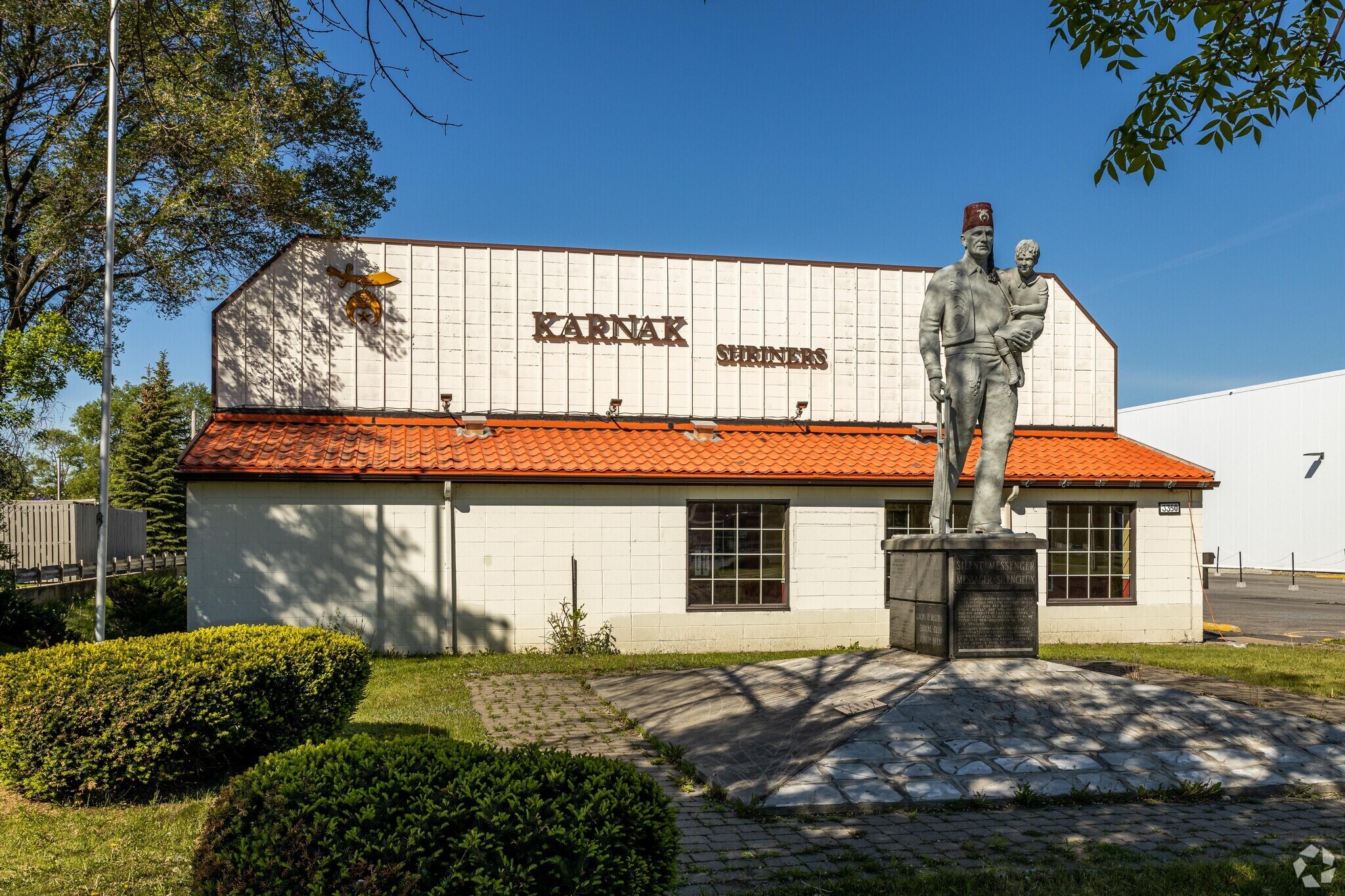 3350 Boul Des Sources, Dollard-des-Ormeaux, QC à vendre Photo principale- Image 1 de 1