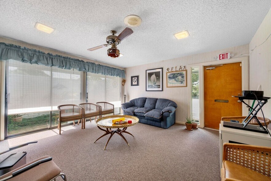 1900 Nebraska Ave, Fort Pierce, FL à vendre - Photo du bâtiment - Image 3 de 29