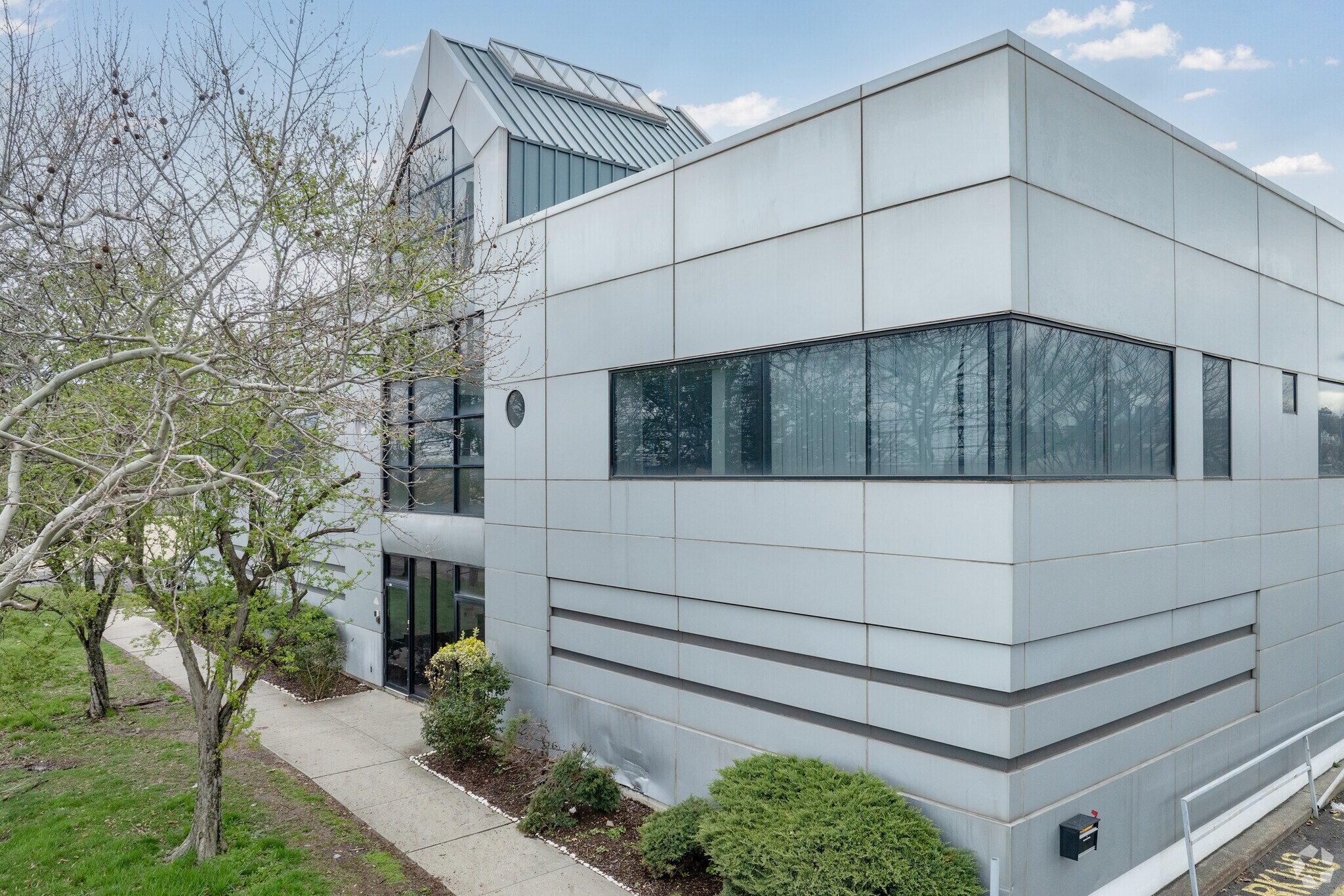 4800 West Side Ave, North Bergen, NJ for lease Primary Photo- Image 1 of 6