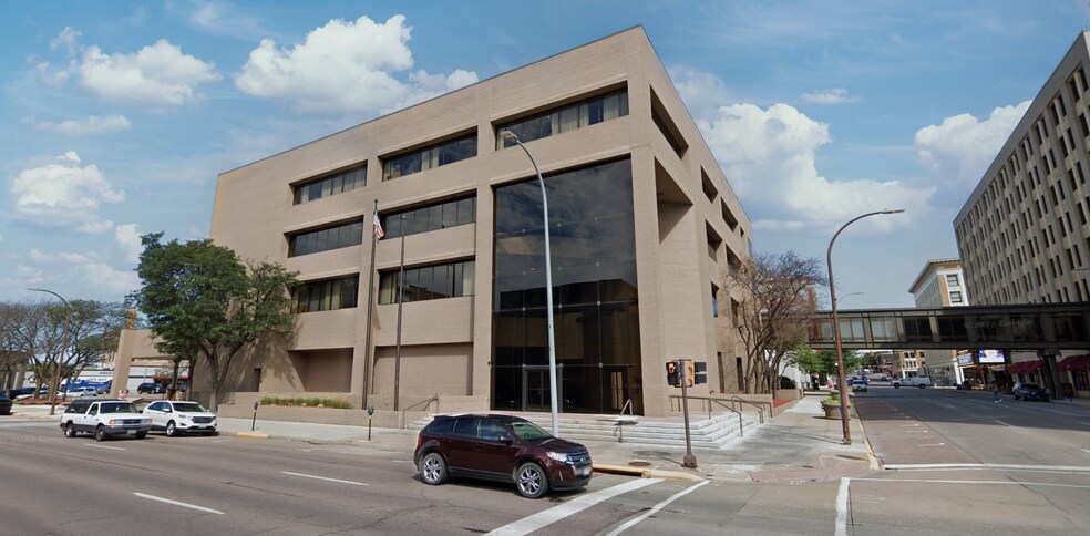 501 Pierce St, Sioux City, IA à louer - Photo du bâtiment - Image 2 de 2