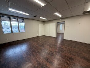 5944 Steubenville Pike, McKees Rocks, PA à louer Photo intérieure- Image 1 de 8