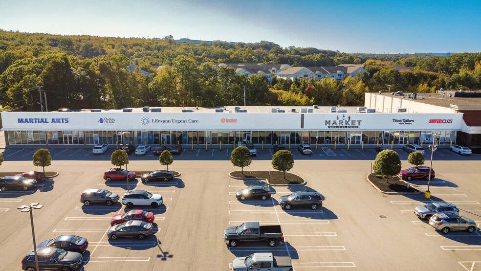 1400 Atwood Ave, Johnston, RI for lease - Building Photo - Image 2 of 7