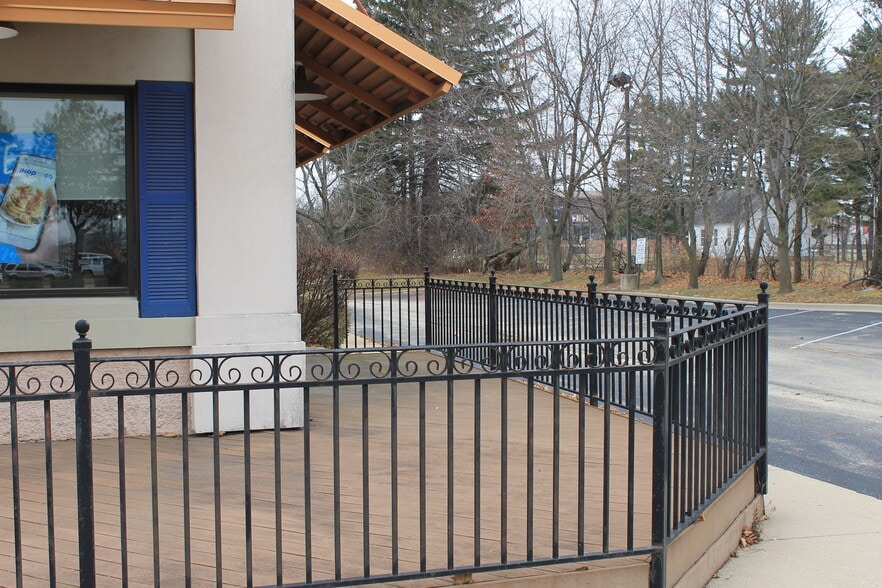 131 N Annie Glidden Rd, Dekalb, IL for sale - Building Photo - Image 2 of 18