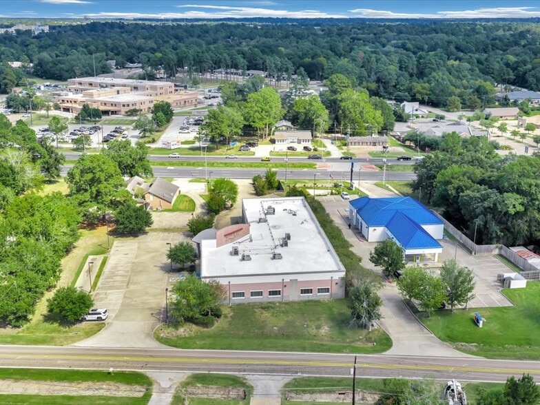 700 S John Redditt Dr, Lufkin, TX à vendre - Photo du bâtiment - Image 3 de 15