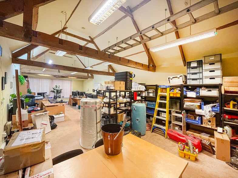 Clare Park, Farnham for lease - Interior Photo - Image 3 of 9