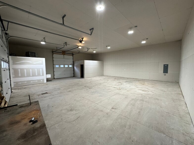 9775 Industrial Drive: Unit 108, Horace, ND for lease - Building Photo - Image 2 of 5