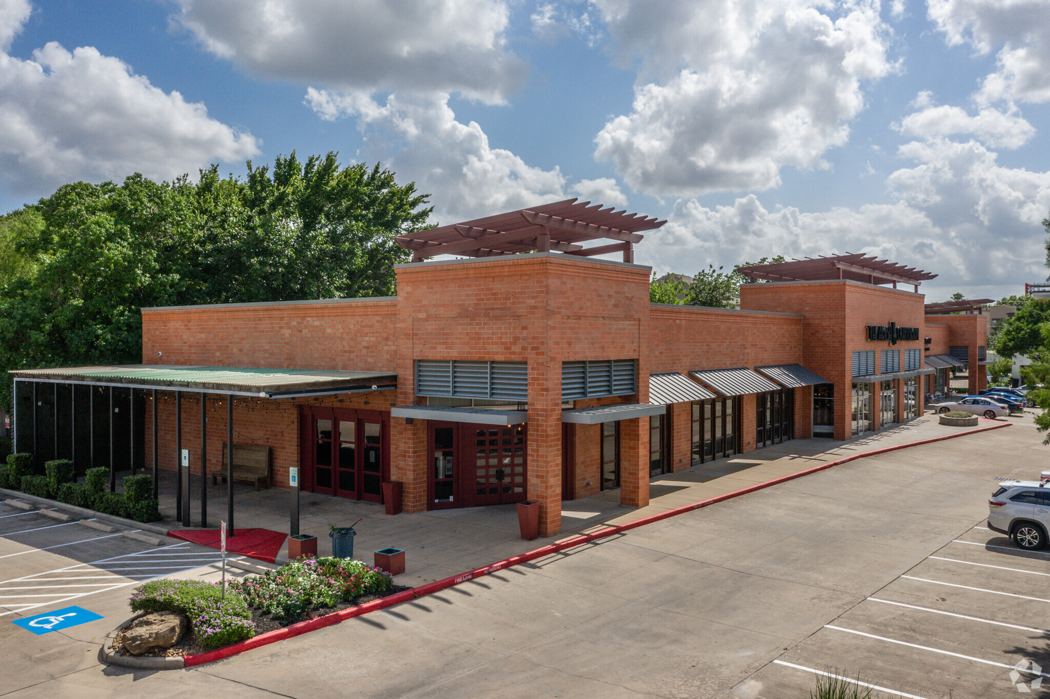 5555 Washington Ave, Houston, TX for lease Building Photo- Image 1 of 2