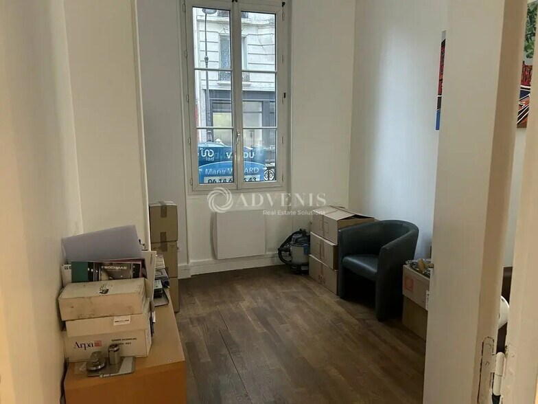 Office in Paris for sale - Interior Photo - Image 2 of 4