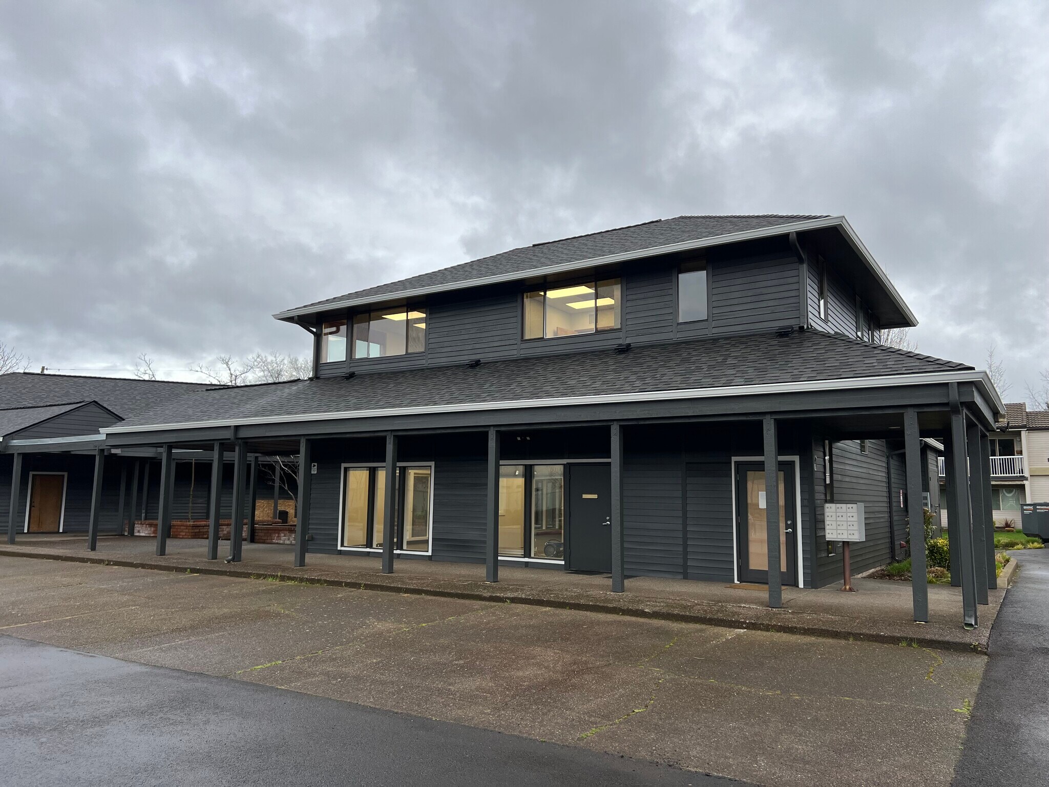 1925 Bailey Hill Rd, Eugene, OR à louer Photo principale- Image 1 de 10