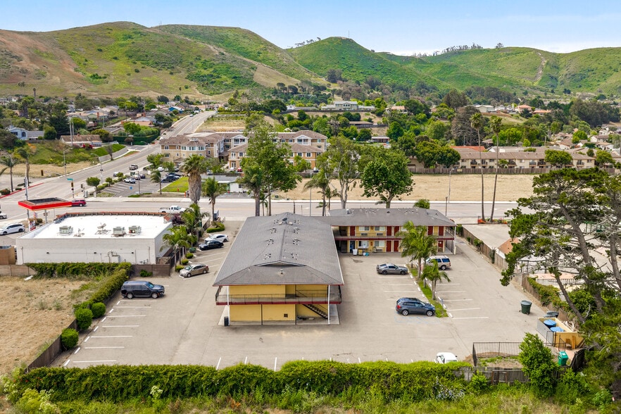 1415 E Ocean Ave, Lompoc, CA à vendre - Aérien - Image 2 de 4