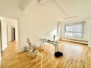 94 Rue Saint-Lazare, Paris for sale Interior Photo- Image 1 of 21
