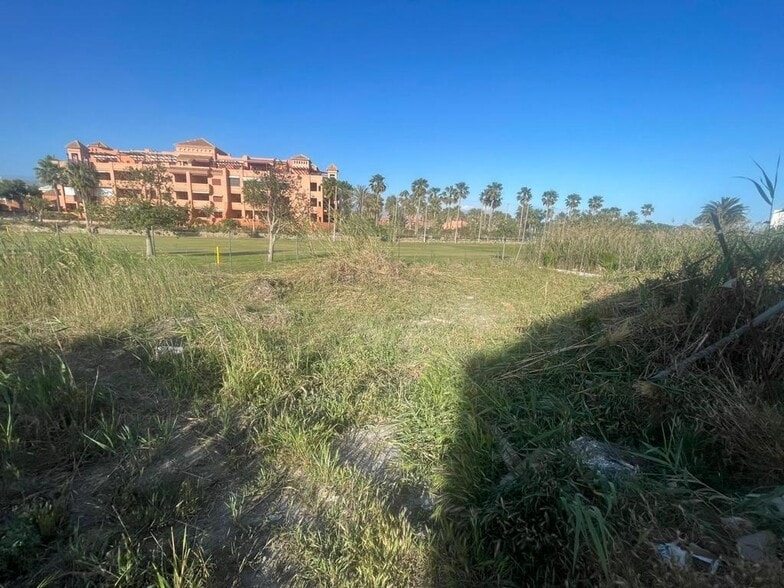 Calle Rector Lorenzo Morillas Cuevas, 30, Motril, Granada for sale - Building Photo - Image 2 of 9