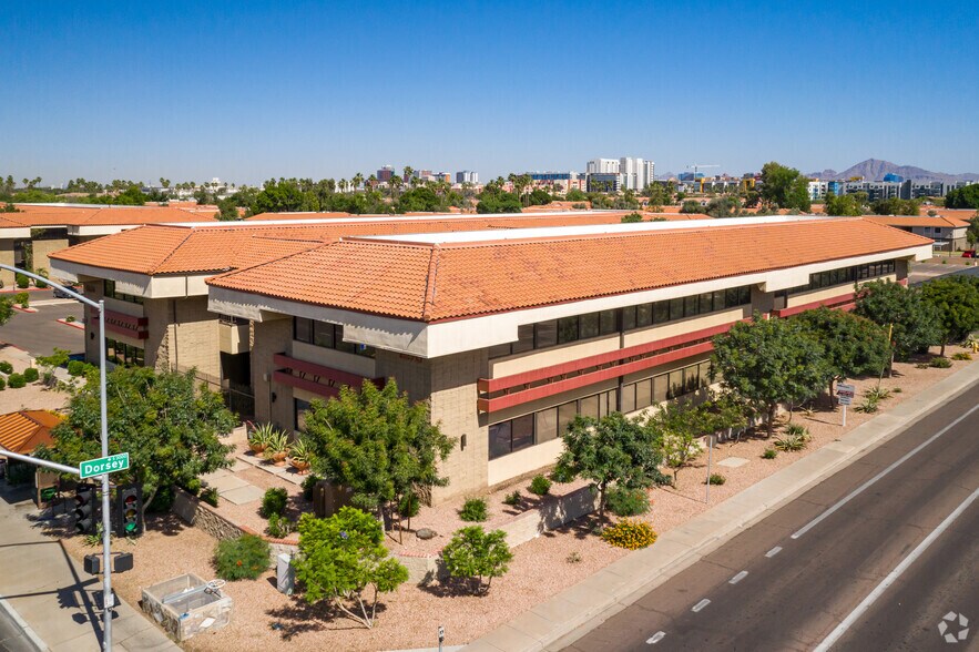 1232 E Broadway Rd, Tempe, AZ à louer - Photo du bâtiment - Image 3 de 17