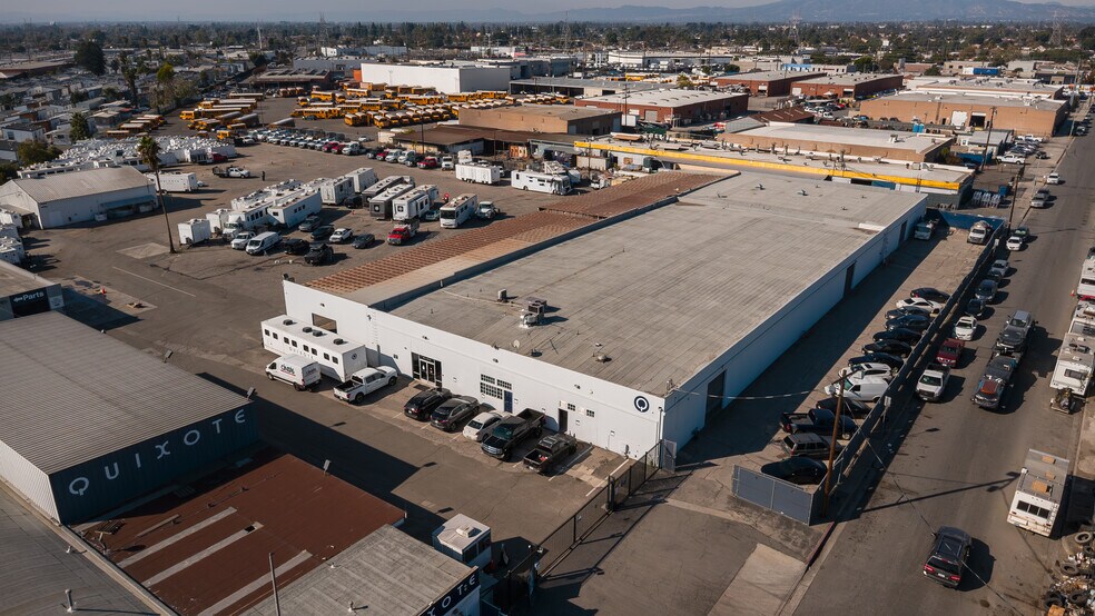 11473 Penrose St, Sun Valley, CA à louer - Photo du bâtiment - Image 3 de 23